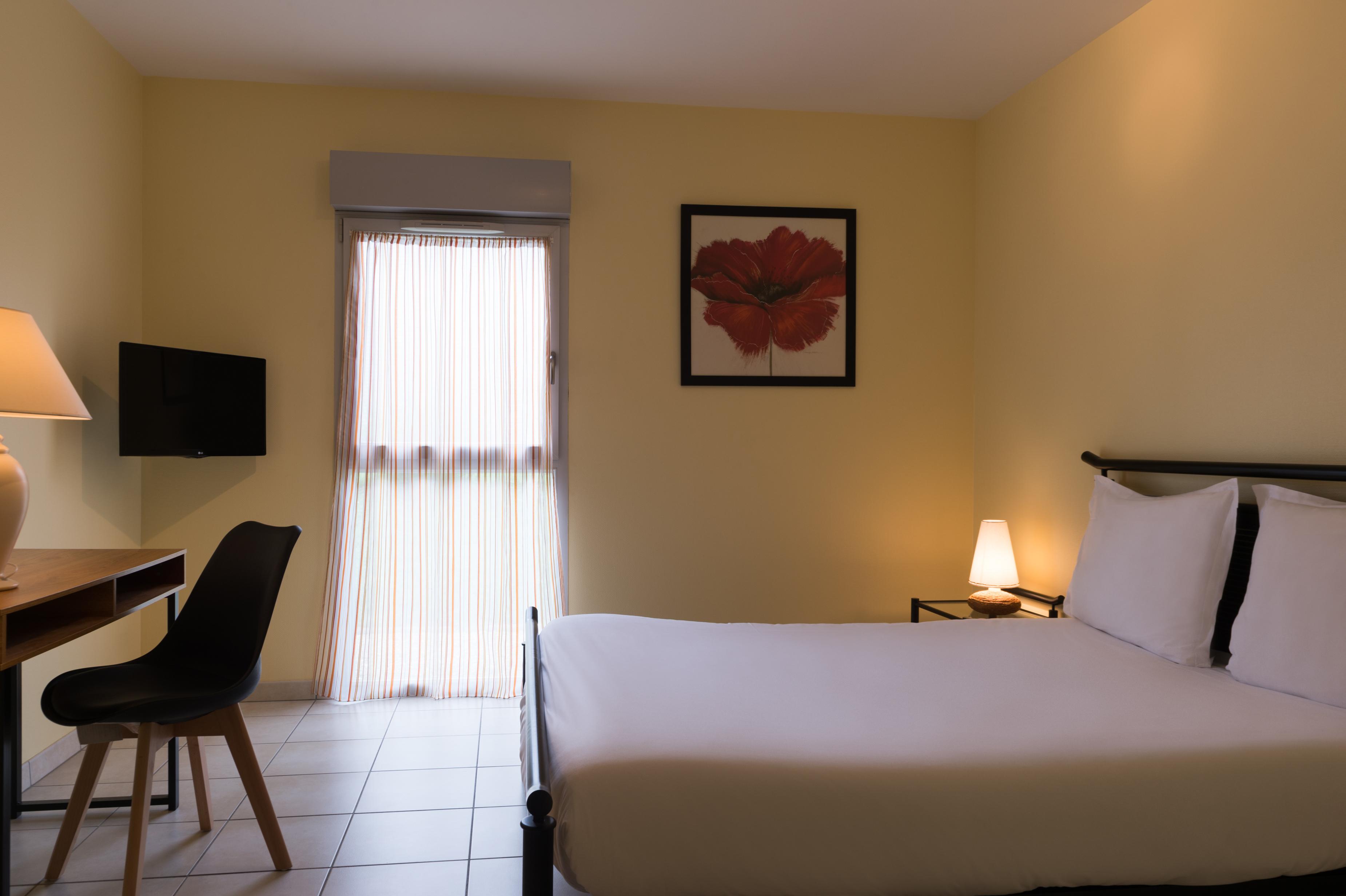 Hotel The Originals Pic Epeiche Montbazon Dış mekan fotoğraf
